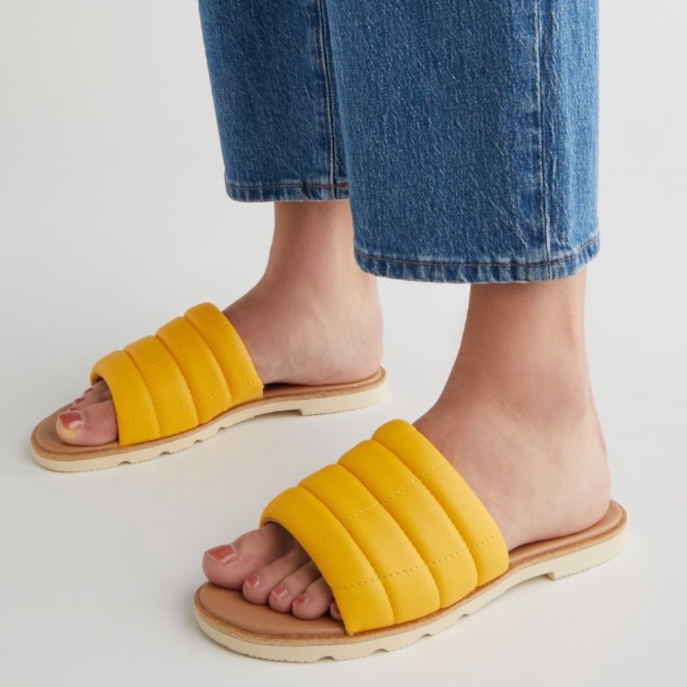NWT SOREL Ella III Quilted Puff Slide Sandal, Yellow Ray/Honey White, Women’s 9
